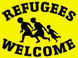 "Refugees welcome"-Logo mit drei nach links laufenden Silhouetten vor gelbem Hintergrund